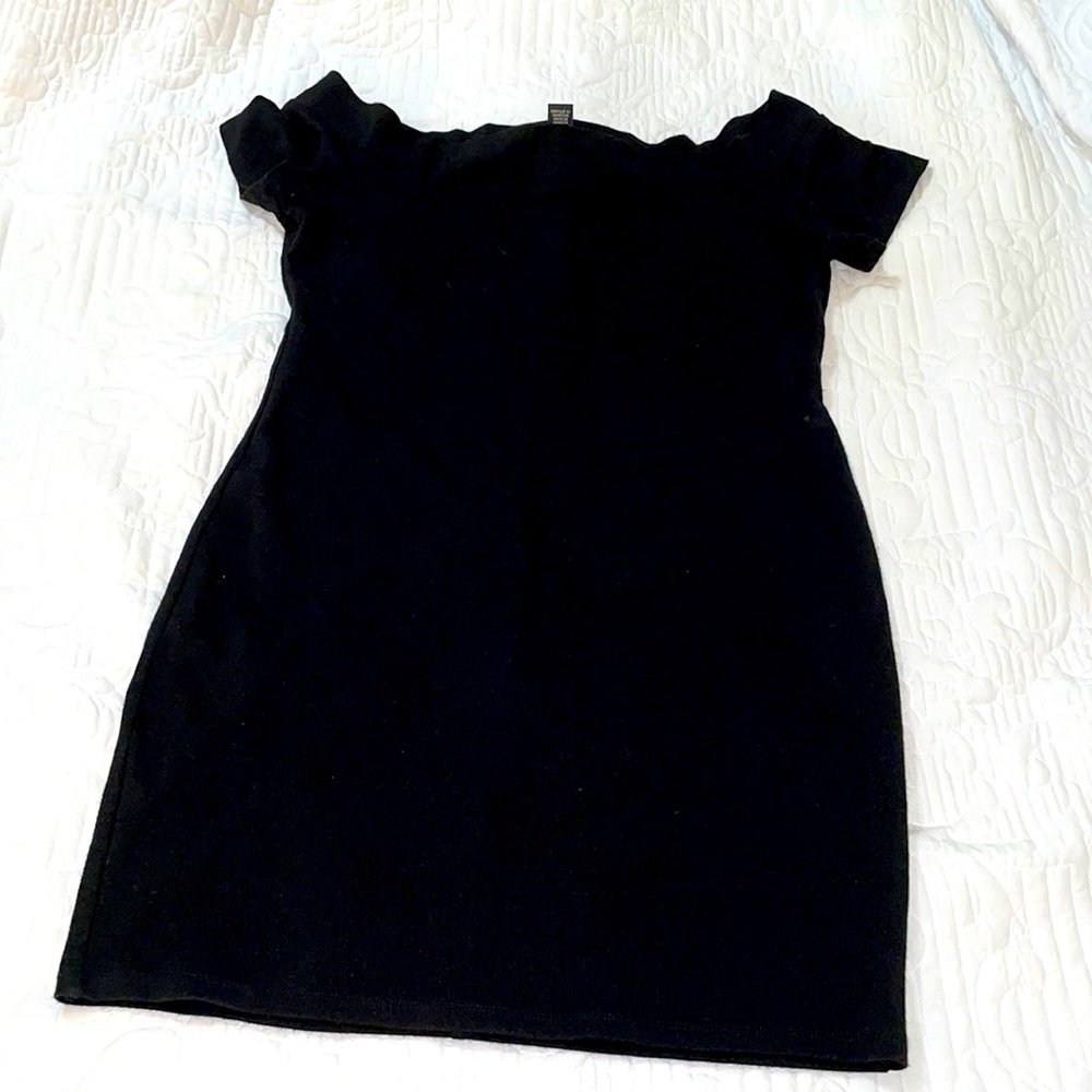 Forever 21 Plus body on off shoulder dress